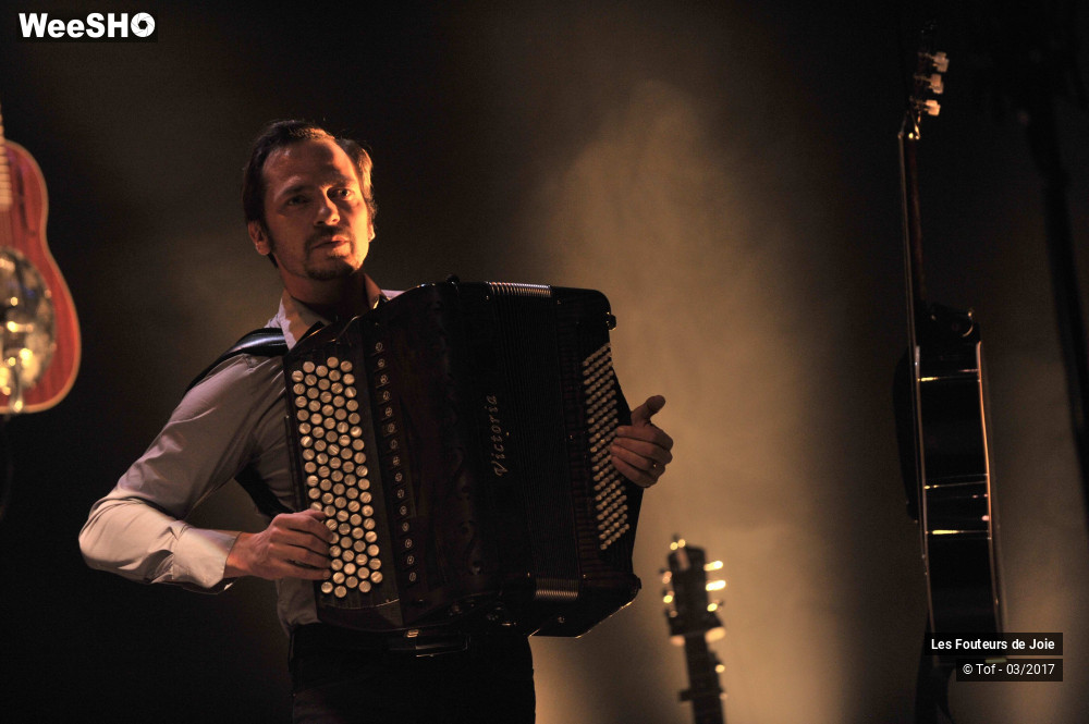 35/52 photos du spectacle Les Fouteurs de Joie