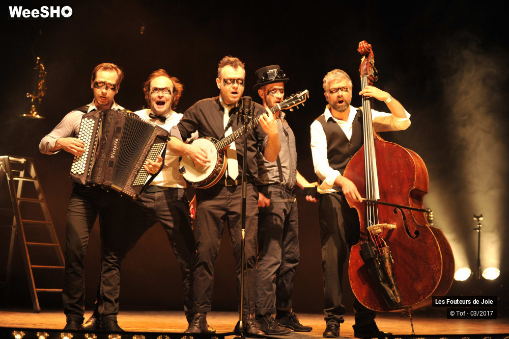 36/52 photos du spectacle Les Fouteurs de Joie