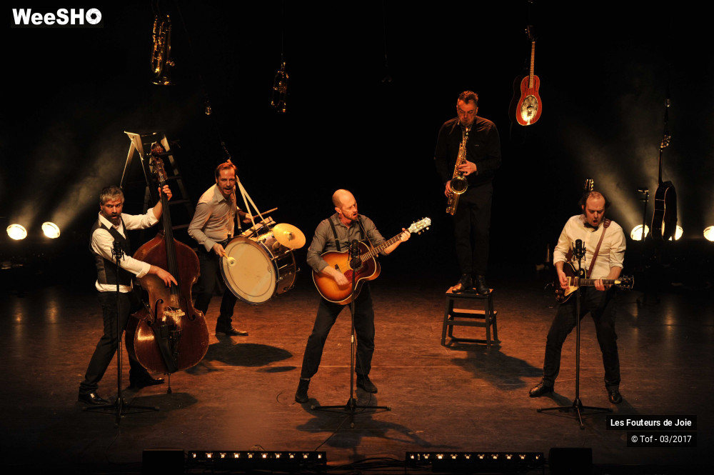40/52 photos du spectacle Les Fouteurs de Joie