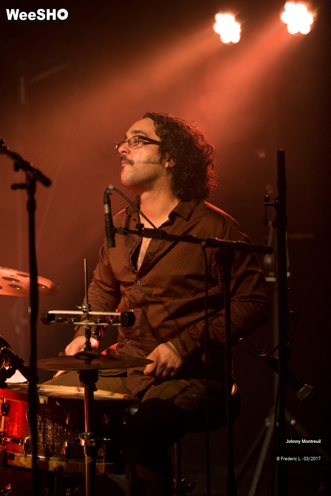32/50 photos du spectacle Johnny Montreuil
