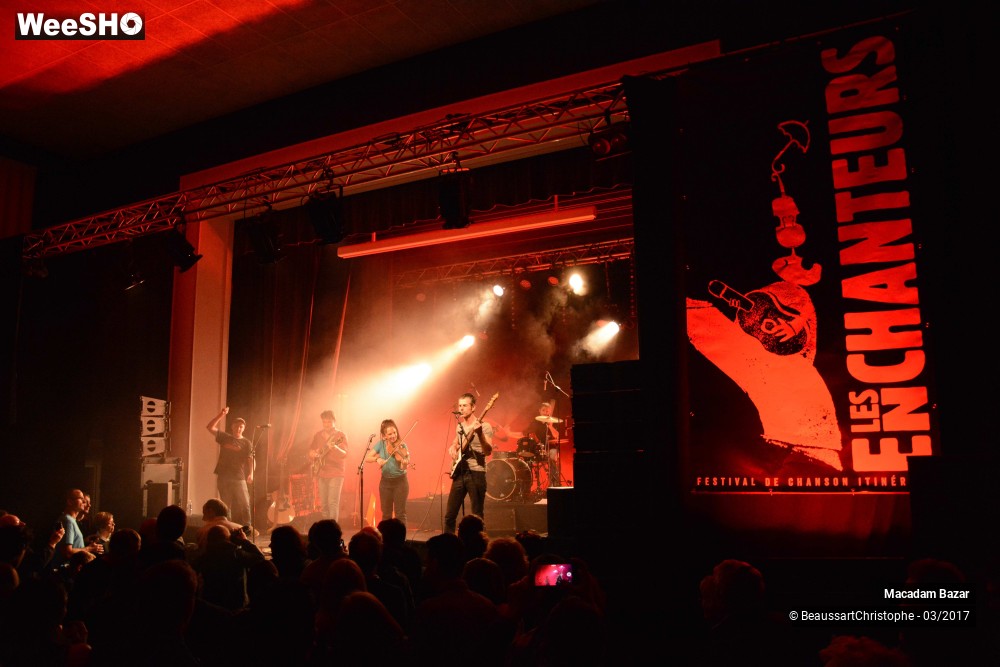 37/40 photos du spectacle Macadam Bazar