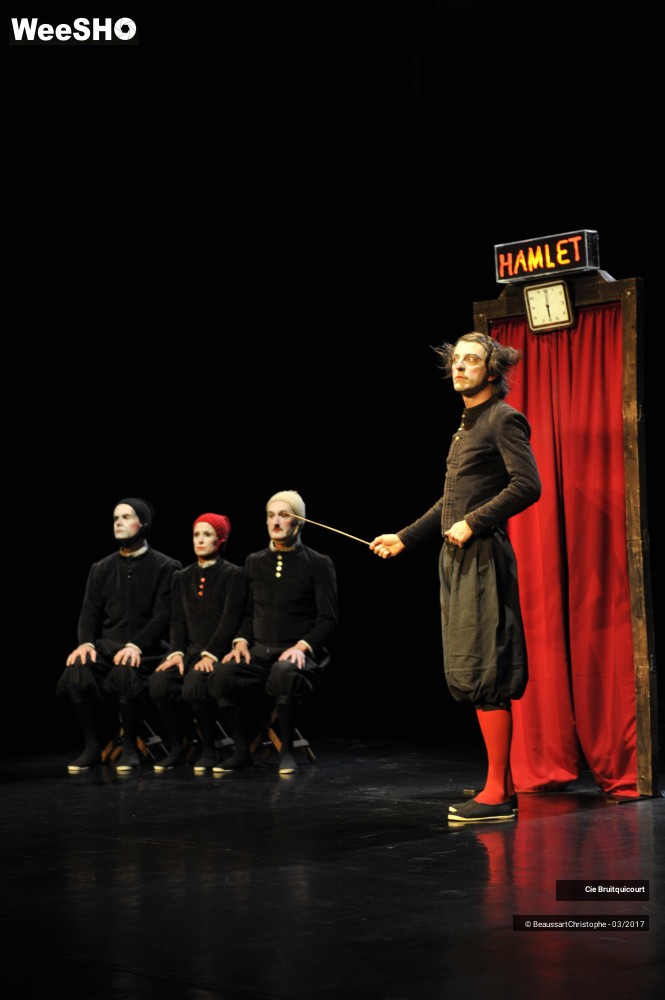 8/44 photos du spectacle Hamlet en 30 minutes