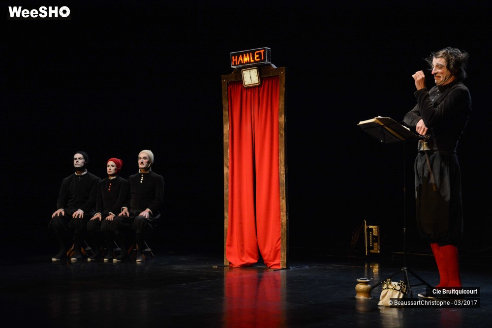 35/44 photos du spectacle Hamlet en 30 minutes