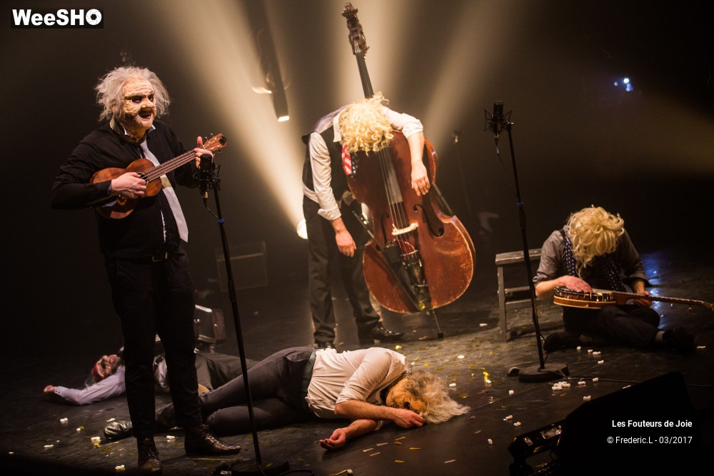 4/50 photos du spectacle Les Fouteurs De Joie