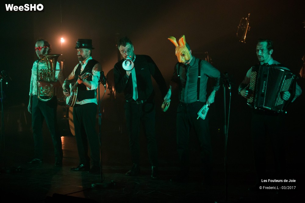 5/50 photos du spectacle Les Fouteurs De Joie