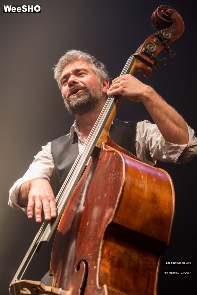 8/50 photos du spectacle Les Fouteurs De Joie