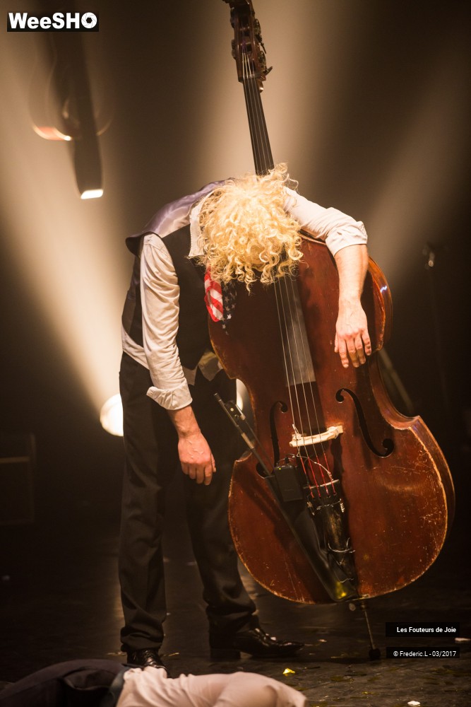 9/50 photos du spectacle Les Fouteurs De Joie