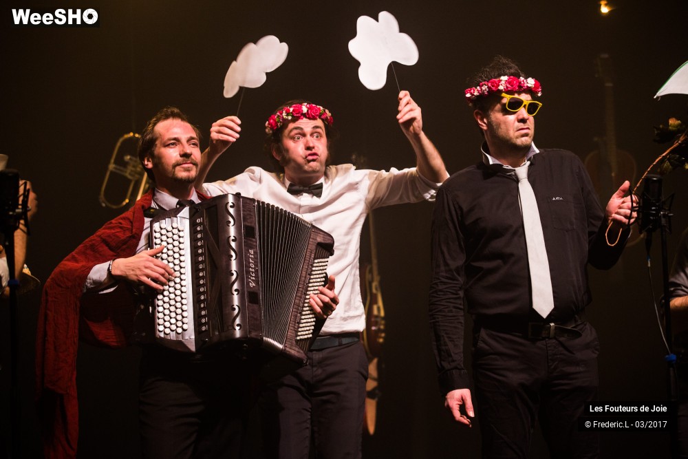 11/50 photos du spectacle Les Fouteurs De Joie