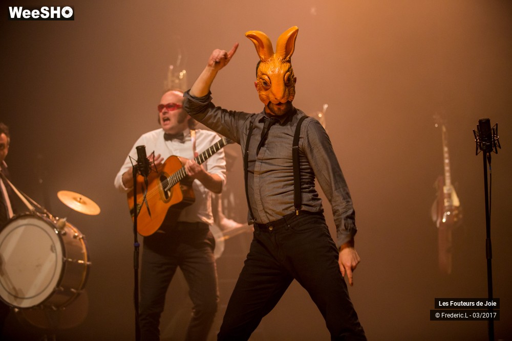 12/50 photos du spectacle Les Fouteurs De Joie
