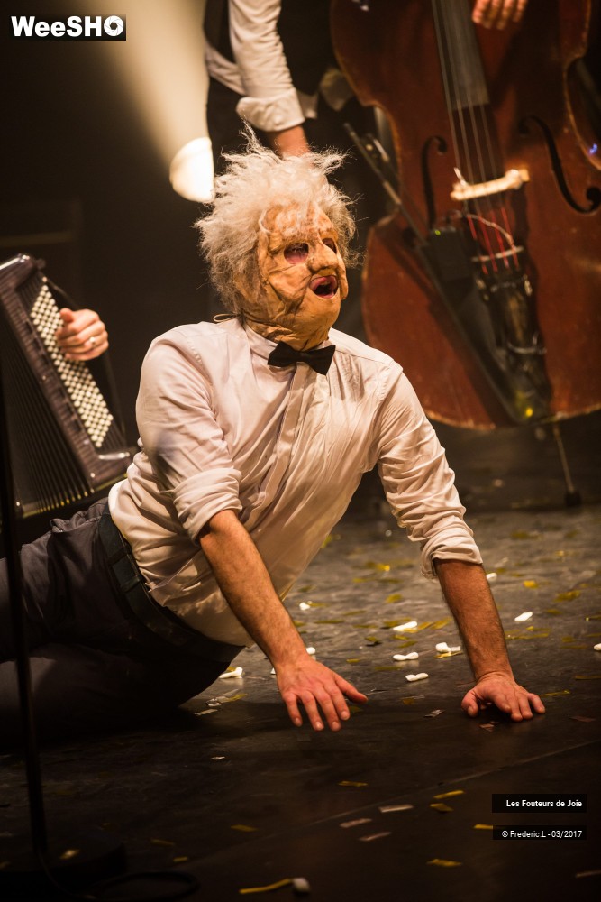 20/50 photos du spectacle Les Fouteurs De Joie