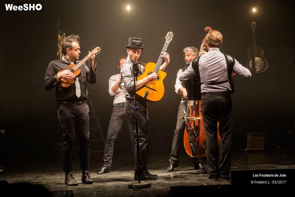 21/50 photos du spectacle Les Fouteurs De Joie