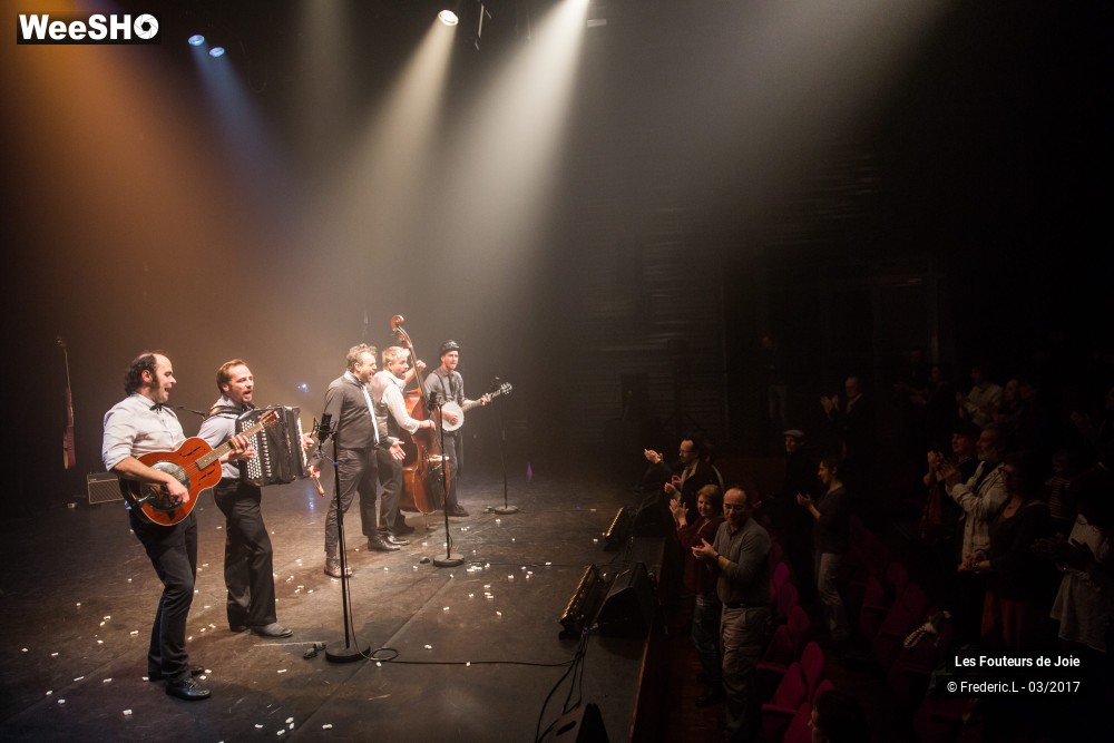 22/50 photos du spectacle Les Fouteurs De Joie