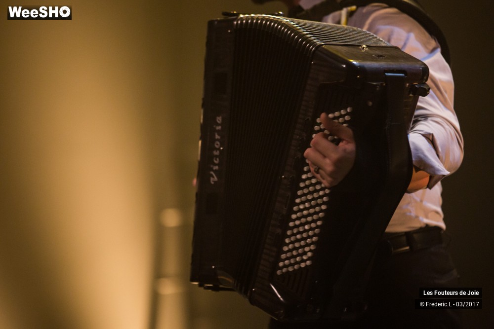 27/50 photos du spectacle Les Fouteurs De Joie