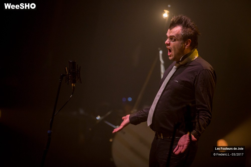 30/50 photos du spectacle Les Fouteurs De Joie