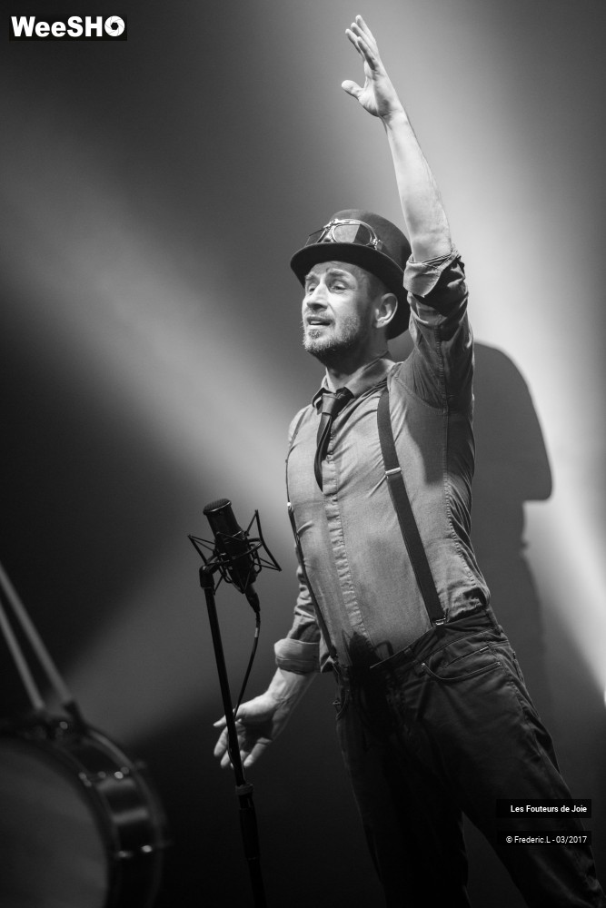 35/50 photos du spectacle Les Fouteurs De Joie