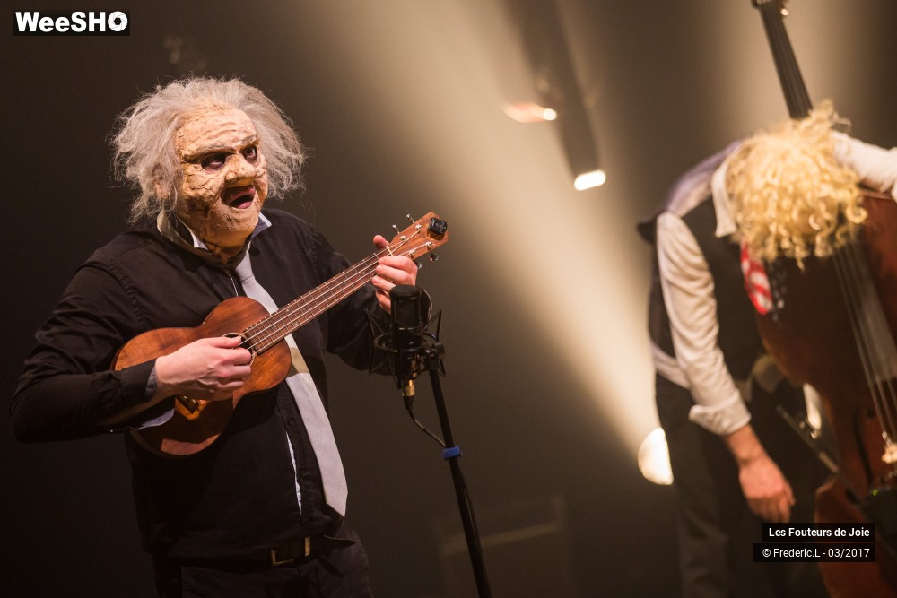 37/50 photos du spectacle Les Fouteurs De Joie