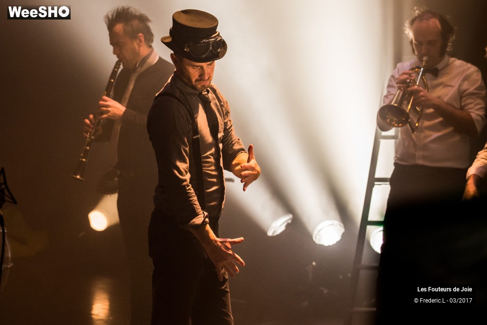 47/50 photos du spectacle Les Fouteurs De Joie