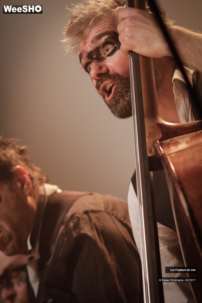 1/50 photos du spectacle Les Fouteurs de Joie