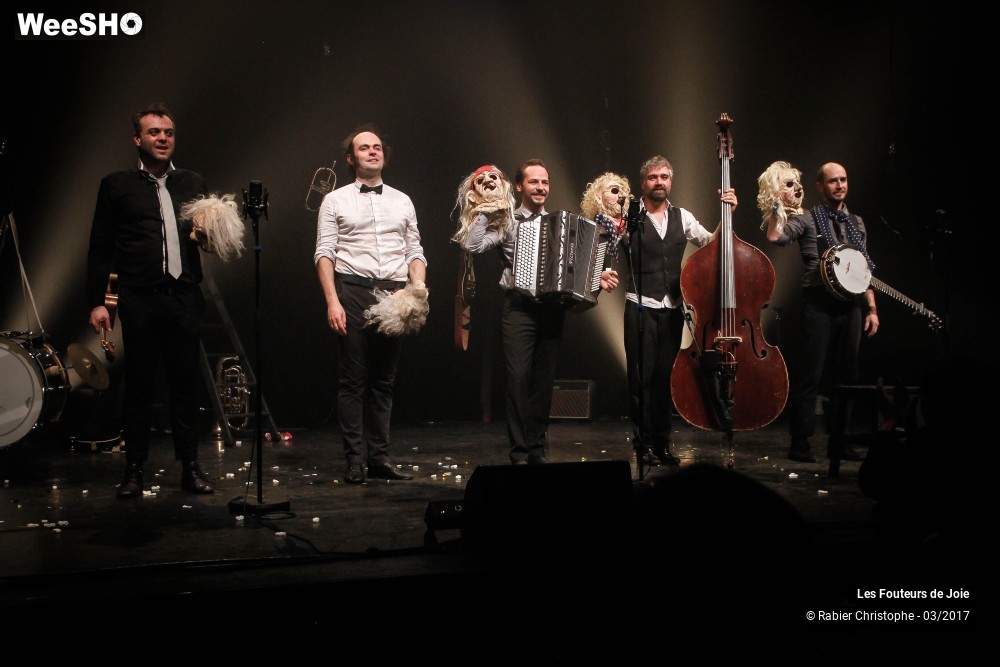 5/50 photos du spectacle Les Fouteurs de Joie