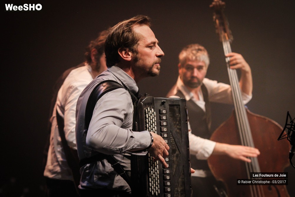 9/50 photos du spectacle Les Fouteurs de Joie