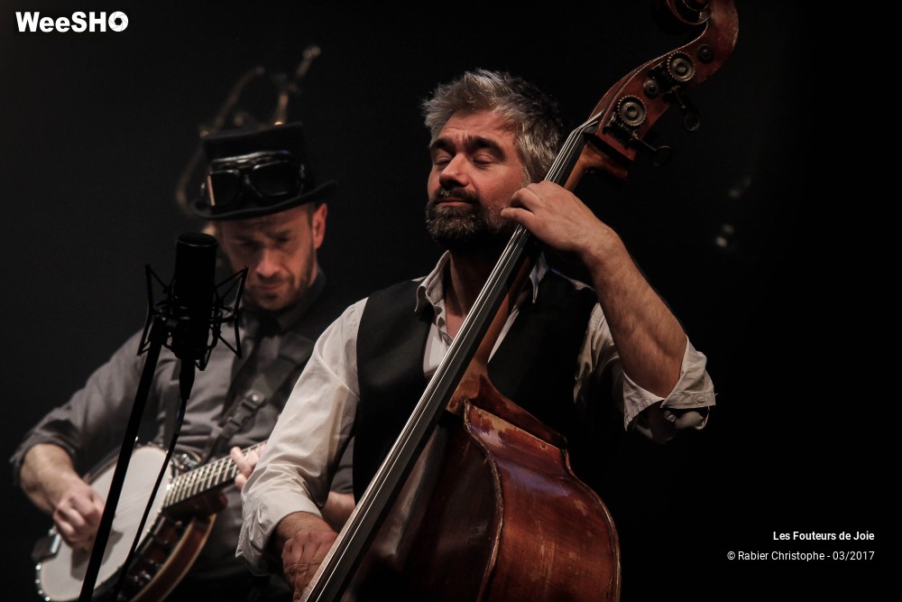 17/50 photos du spectacle Les Fouteurs de Joie