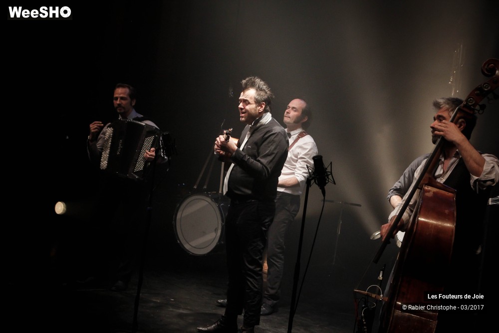 19/50 photos du spectacle Les Fouteurs de Joie