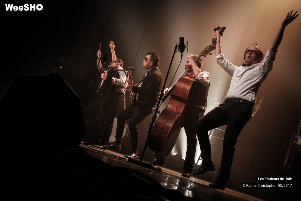 22/50 photos du spectacle Les Fouteurs de Joie