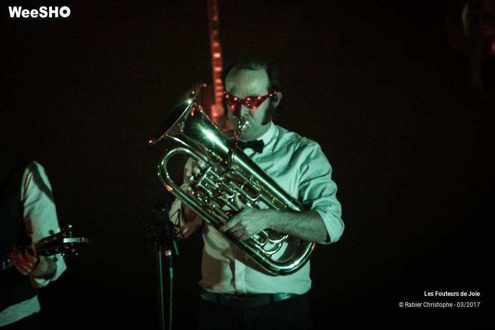 24/50 photos du spectacle Les Fouteurs de Joie