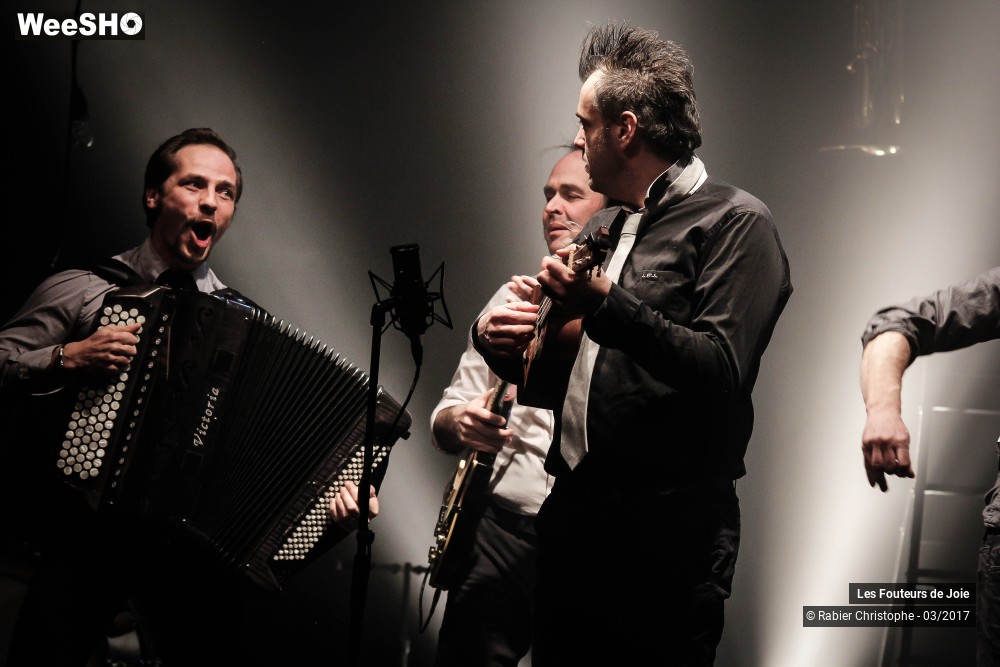 27/50 photos du spectacle Les Fouteurs de Joie