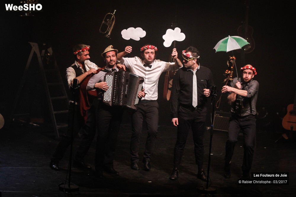 30/50 photos du spectacle Les Fouteurs de Joie