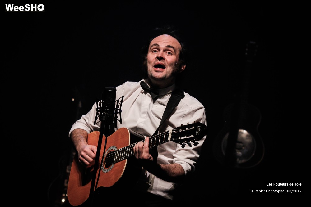 34/50 photos du spectacle Les Fouteurs de Joie