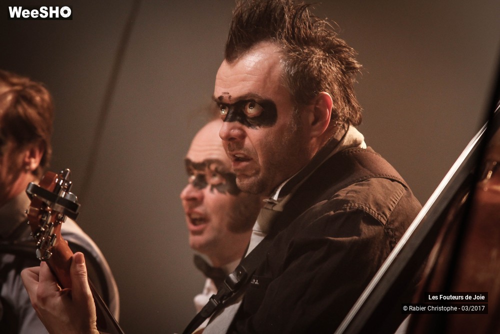 37/50 photos du spectacle Les Fouteurs de Joie