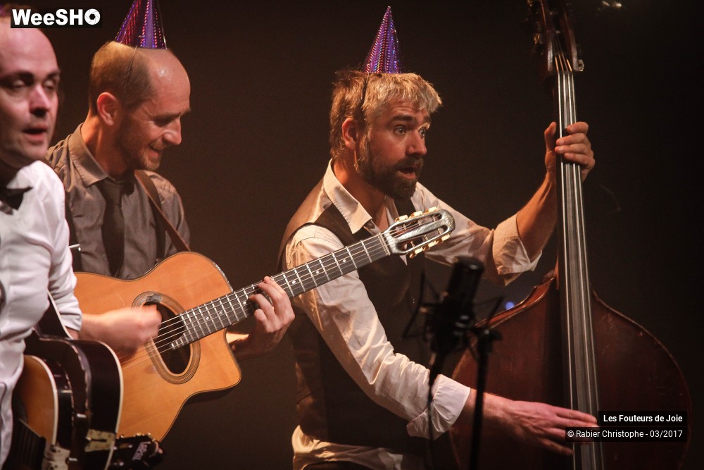 38/50 photos du spectacle Les Fouteurs de Joie