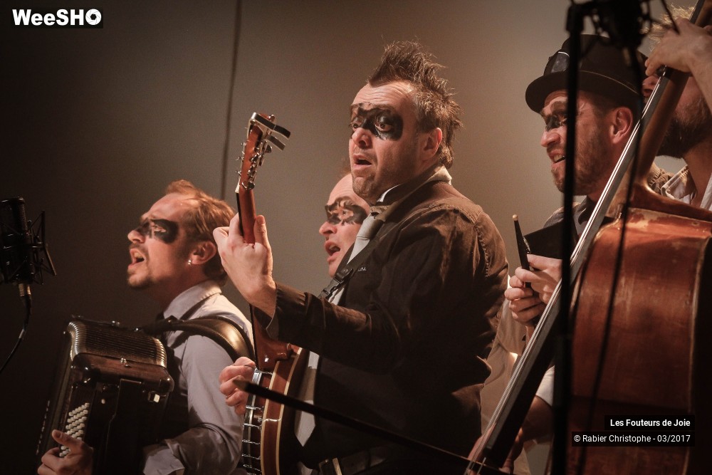 43/50 photos du spectacle Les Fouteurs de Joie