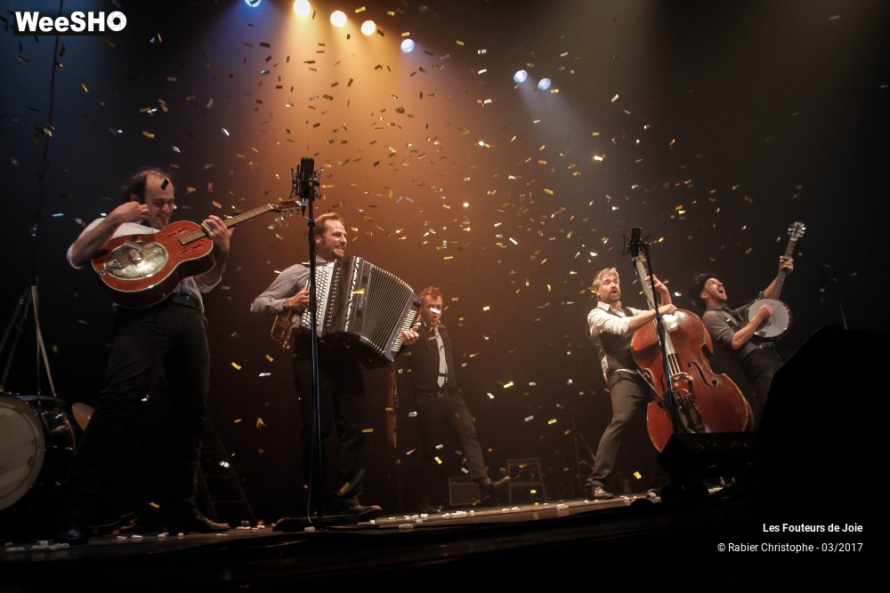 48/50 photos du spectacle Les Fouteurs de Joie