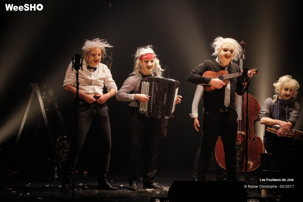 49/50 photos du spectacle Les Fouteurs de Joie