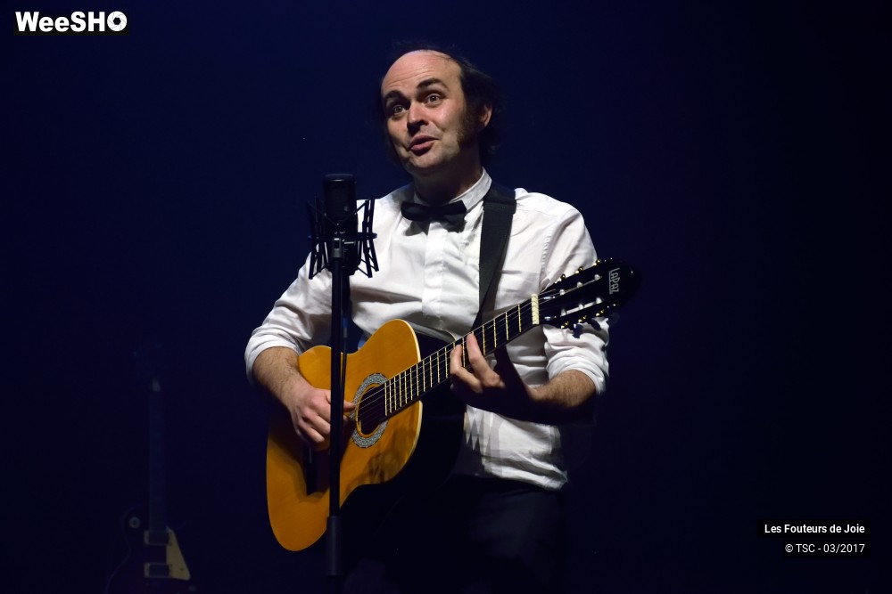 6/37 photos du spectacle Les Fouteurs de Joie