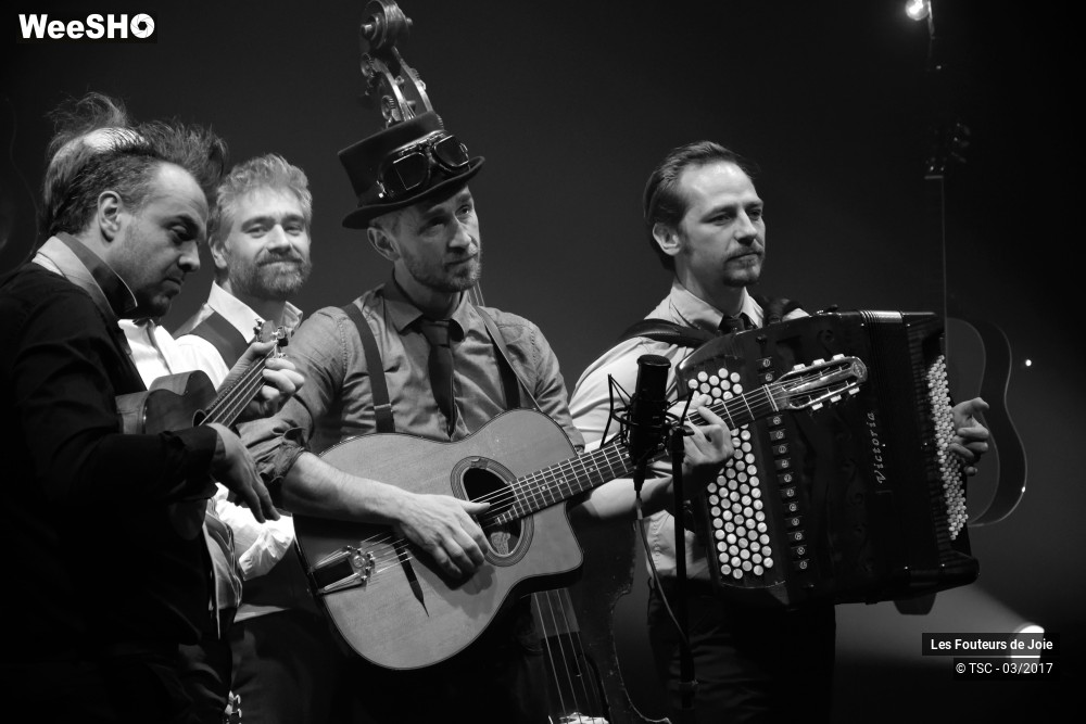 13/37 photos du spectacle Les Fouteurs de Joie