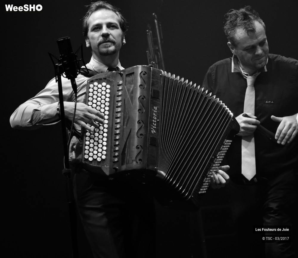 20/37 photos du spectacle Les Fouteurs de Joie