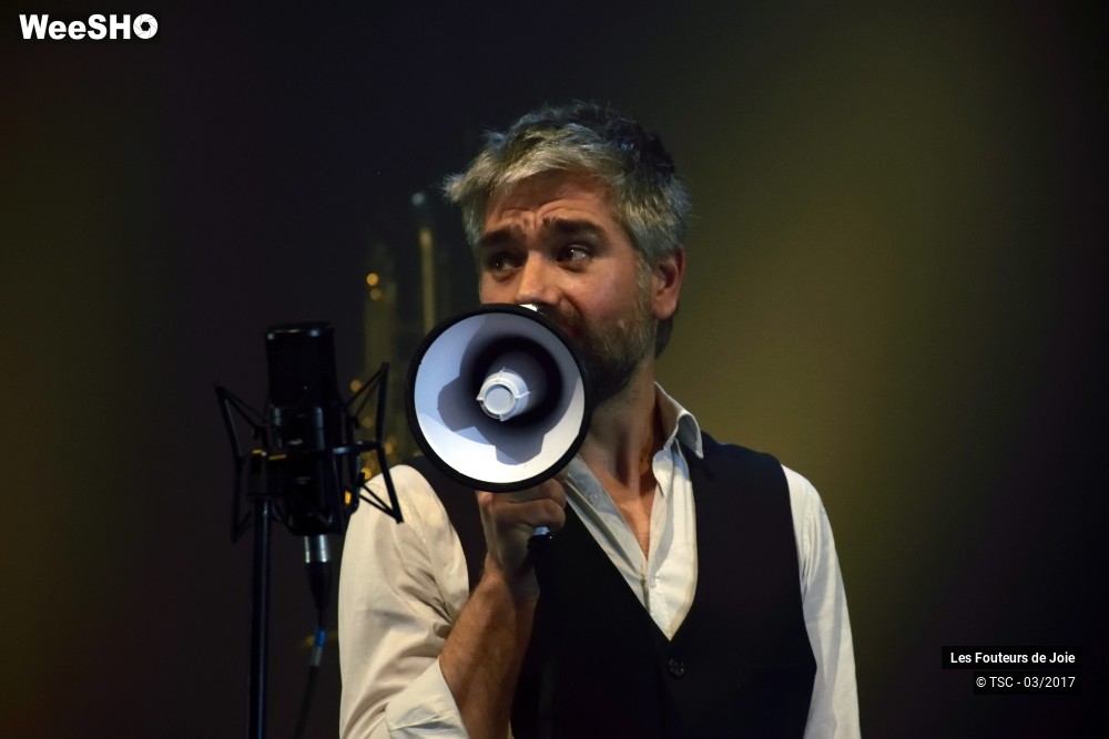 21/37 photos du spectacle Les Fouteurs de Joie