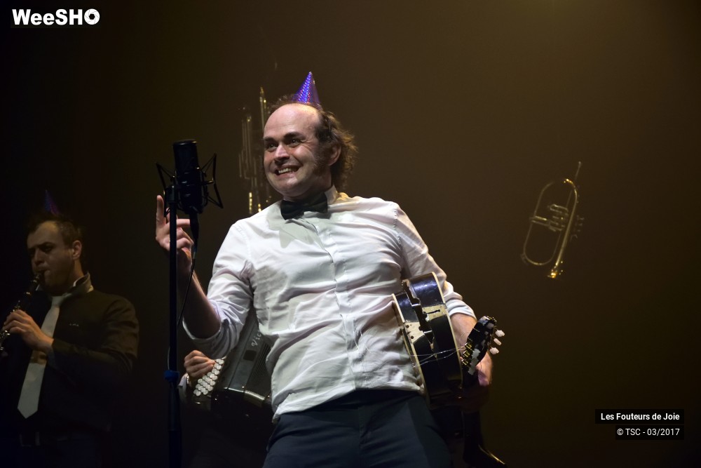 36/37 photos du spectacle Les Fouteurs de Joie