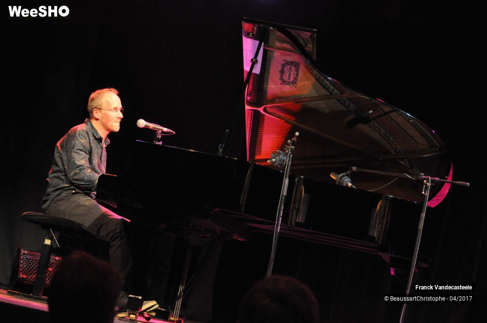 10/30 photos du spectacle Franck Chante l'Amour