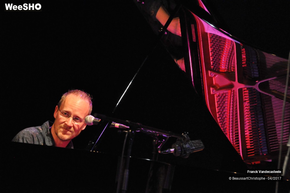 12/30 photos du spectacle Franck Chante l'Amour