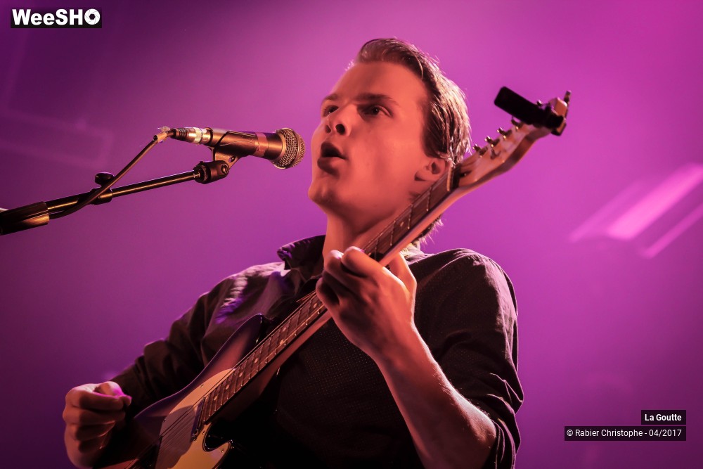 11/43 photos du spectacle La goutte 