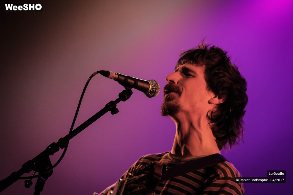 38/43 photos du spectacle La goutte 