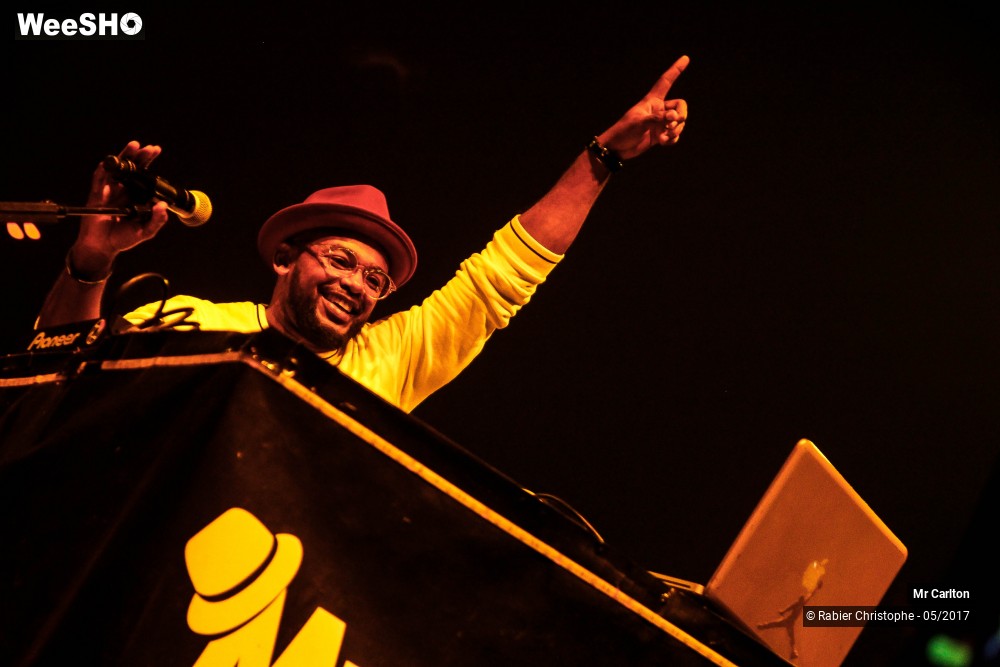 17/21 photos du spectacle Mr Carlton