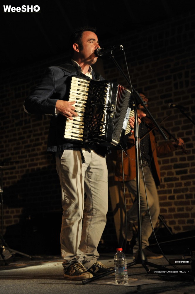 4/32 photos du spectacle Les Barbeaux