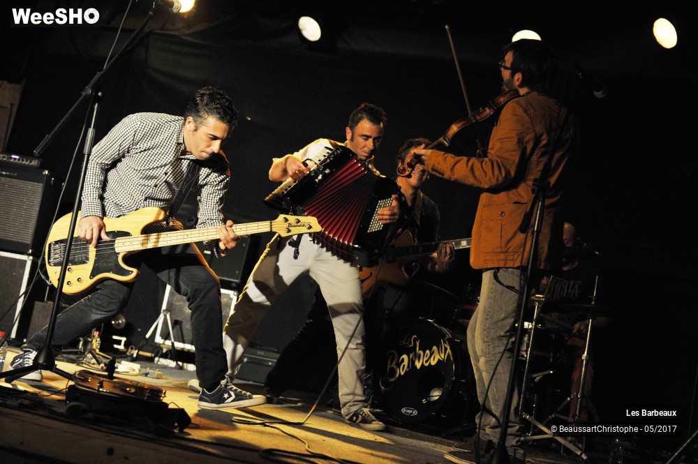 24/32 photos du spectacle Les Barbeaux