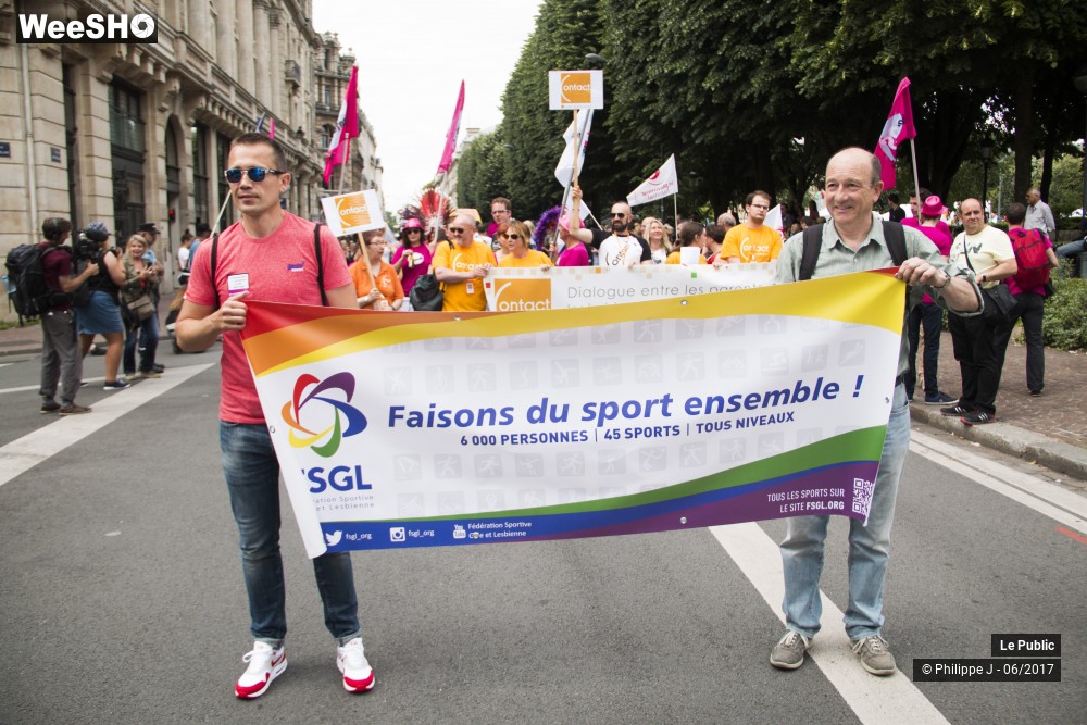 30/48 photos du spectacle Gay Pride