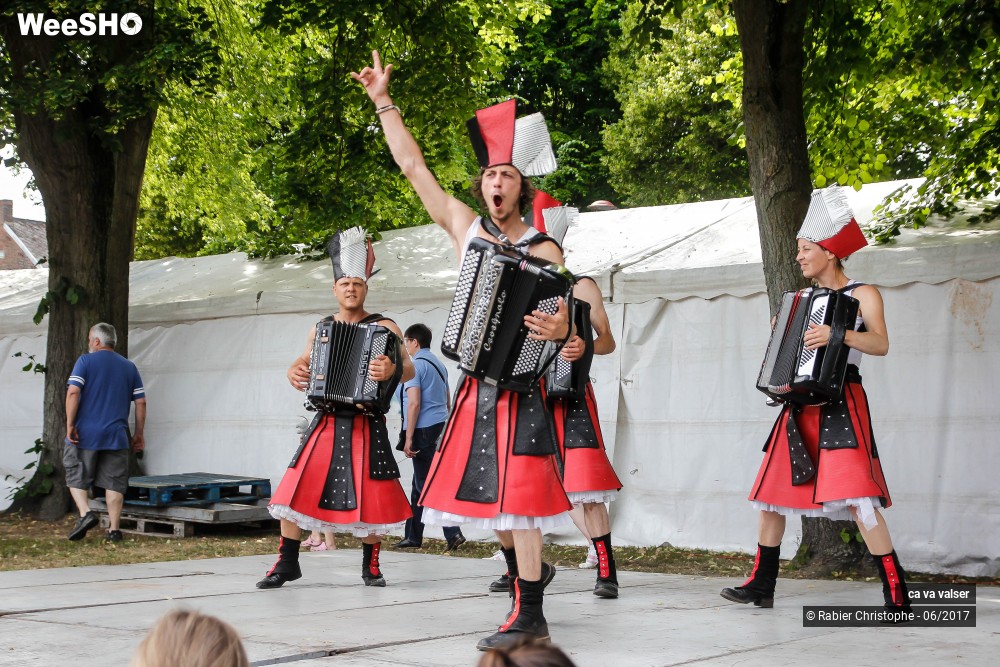 21/42 photos du spectacle ca va valser